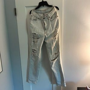 Vintage Destoyed Acid Wash/ White Levi’s high waisted straight leg